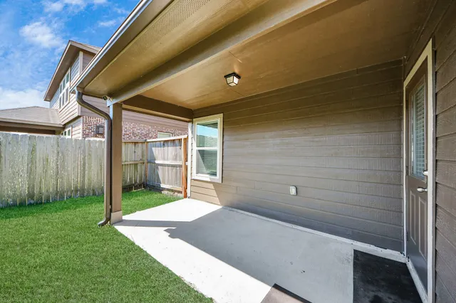 $302,990 | 8815 Bison Mdw Trail, Rosharon, TX 77583