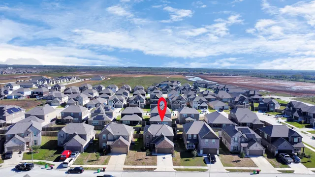 $302,990 | 8815 Bison Mdw Trail, Rosharon, TX 77583