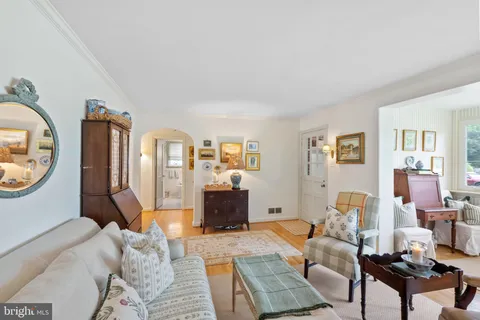 $825,000 | 4301 Agnew Avenue, Alexandria, VA 22309
