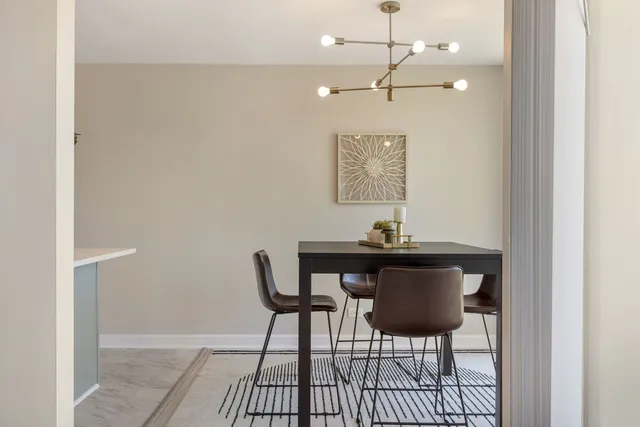 $249,500 | 6000 East Lake Drive, Unit 1D, Lisle, IL 60532