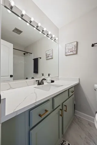 $249,500 | 6000 East Lake Drive, Unit 1D, Lisle, IL 60532