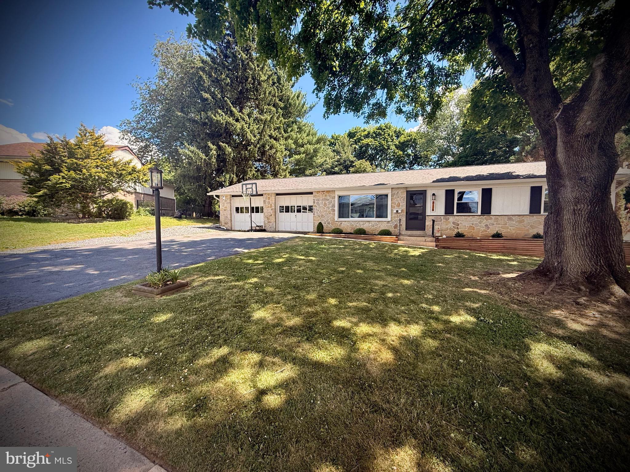 3124 Linda Lane Sinking Spring, PA 19608 - Photo 2 of 21