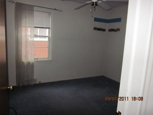 1791 Oxford Road Grosse Pointe, MI 48236 - Photo 7 of 9 31074410-6.JPG