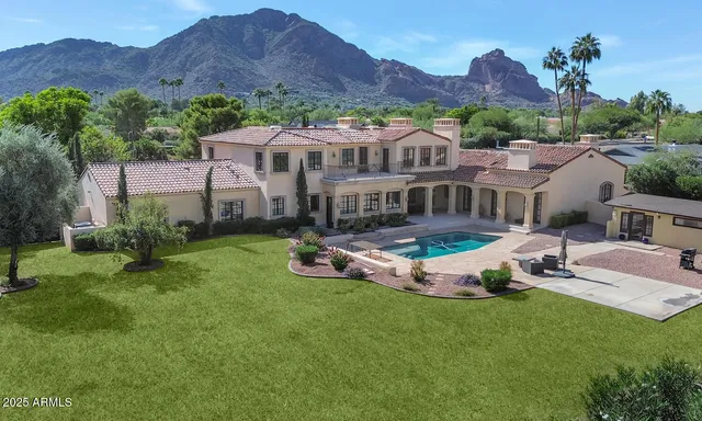 an aerial view of multiple house