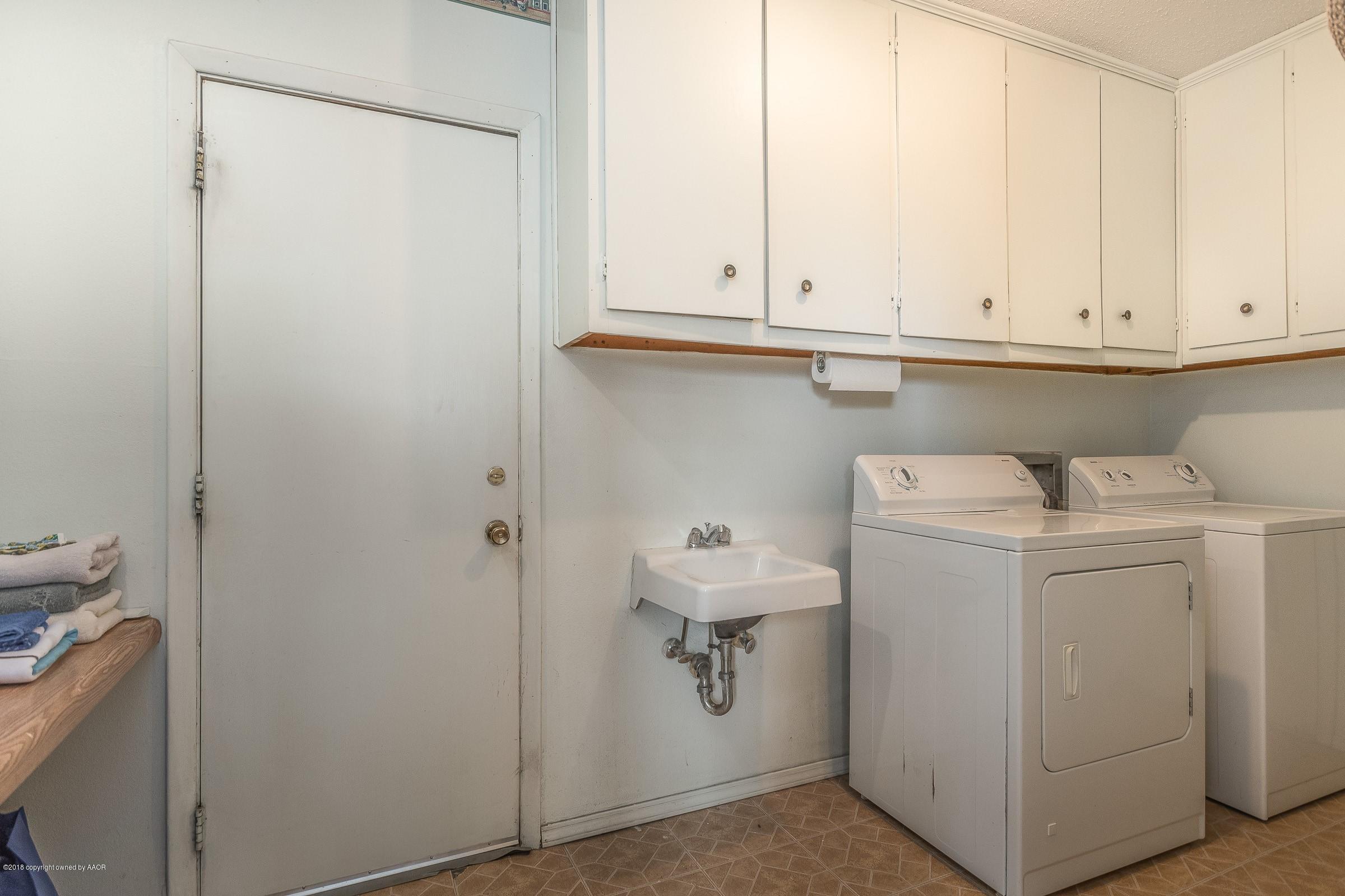 3904 Kingston Road Amarillo, TX 79109 - Photo 16 of 19 009_Utility Room