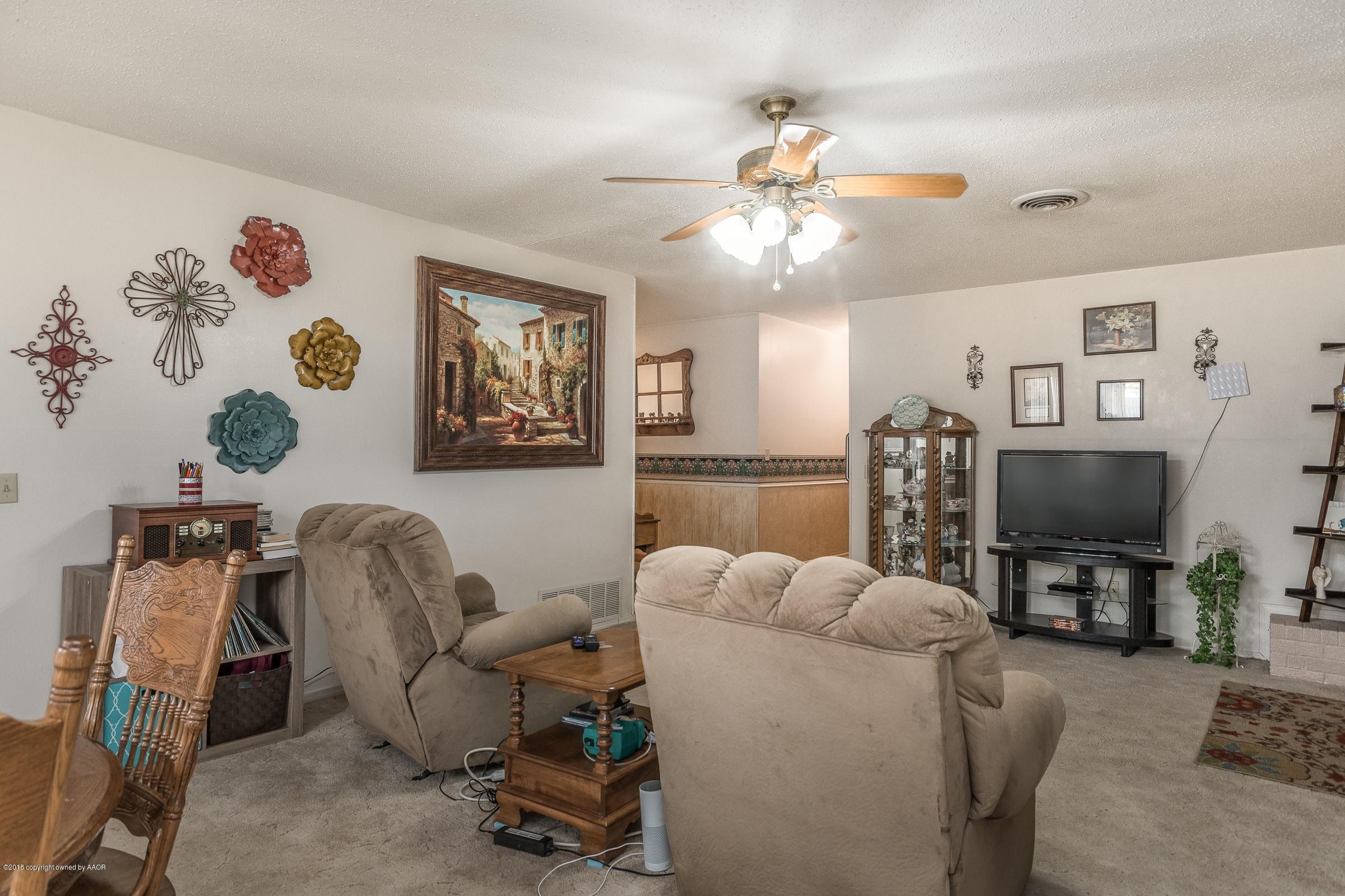 3904 Kingston Road Amarillo, TX 79109 - Photo 4 of 19 003_Living Room