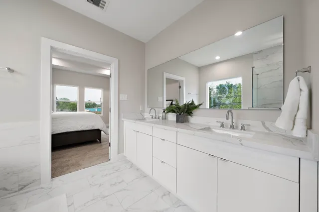 $2,199 | 8672 Easthaven Boulevard, Houston, TX 77075