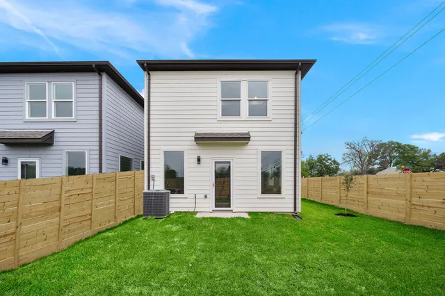 $2,199 | 8672 Easthaven Boulevard, Houston, TX 77075