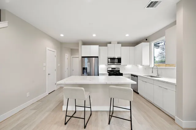 $2,199 | 8672 Easthaven Boulevard, Houston, TX 77075