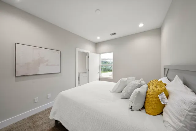 $2,199 | 8672 Easthaven Boulevard, Houston, TX 77075