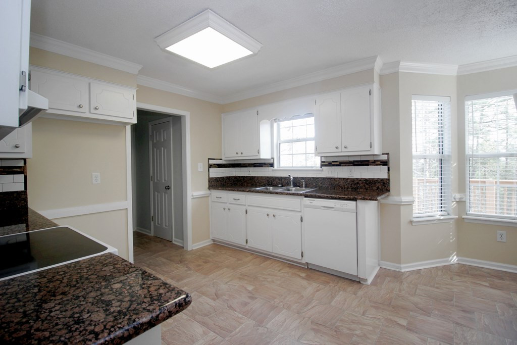 615 Ridgefield Drive North Augusta, SC 29841 - Photo 8 of 34 Comfortable Size Kitchen