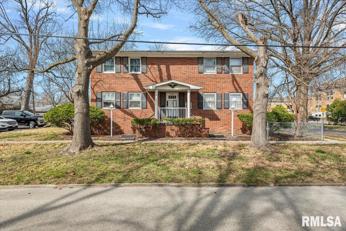 821 South Pasfield Street Springfield, IL 62704 - Photo 1 of 21