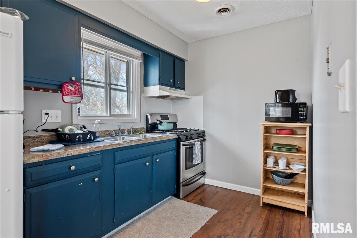 821 South Pasfield Street Springfield, IL 62704 - Photo 12 of 21