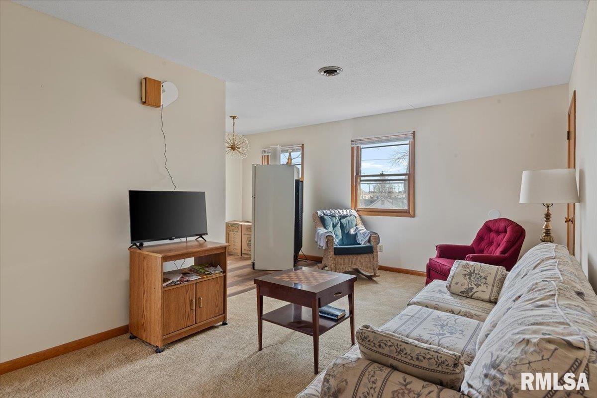 821 South Pasfield Street Springfield, IL 62704 - Photo 2 of 21