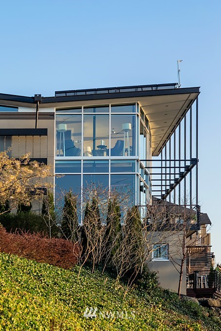 3415 Burnett Avenue North Renton, WA 98056 - Photo 3 of 40 Gallery Image 3
