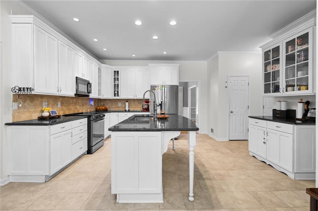 10560 Haynes Bridge Road Alpharetta, GA 30022 - Photo 11 of 60 Gallery Image 11