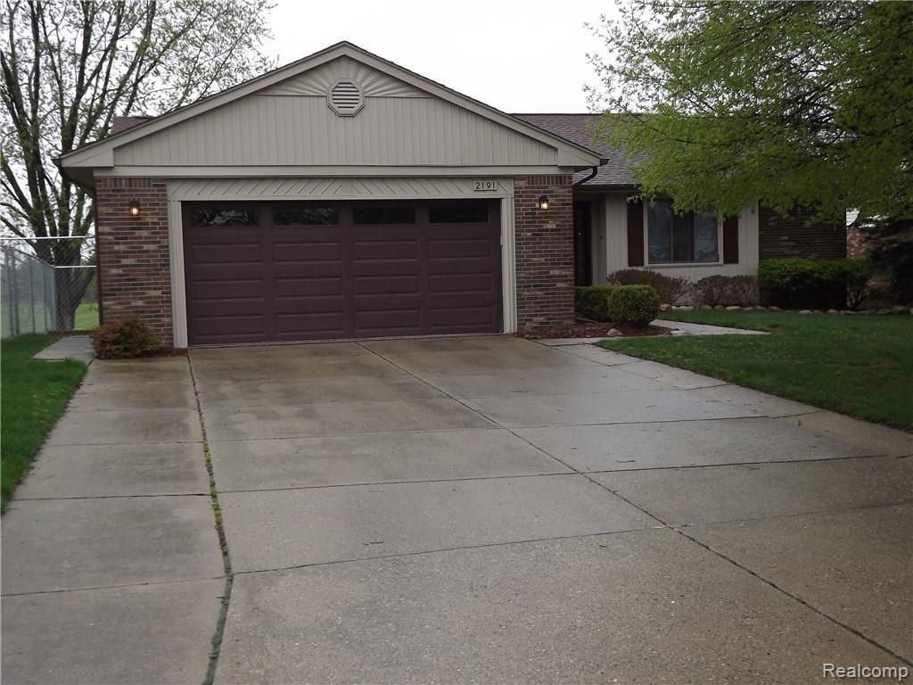 2191 Warrington Road Rochester Hills, MI 48307 - Photo 2 of 17