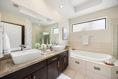 $439,500 | 2005 Hickory Street, Houston, TX 77007