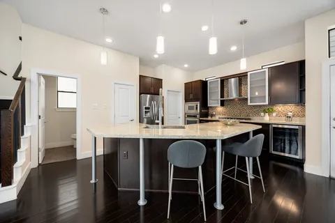 $439,500 | 2005 Hickory Street, Houston, TX 77007