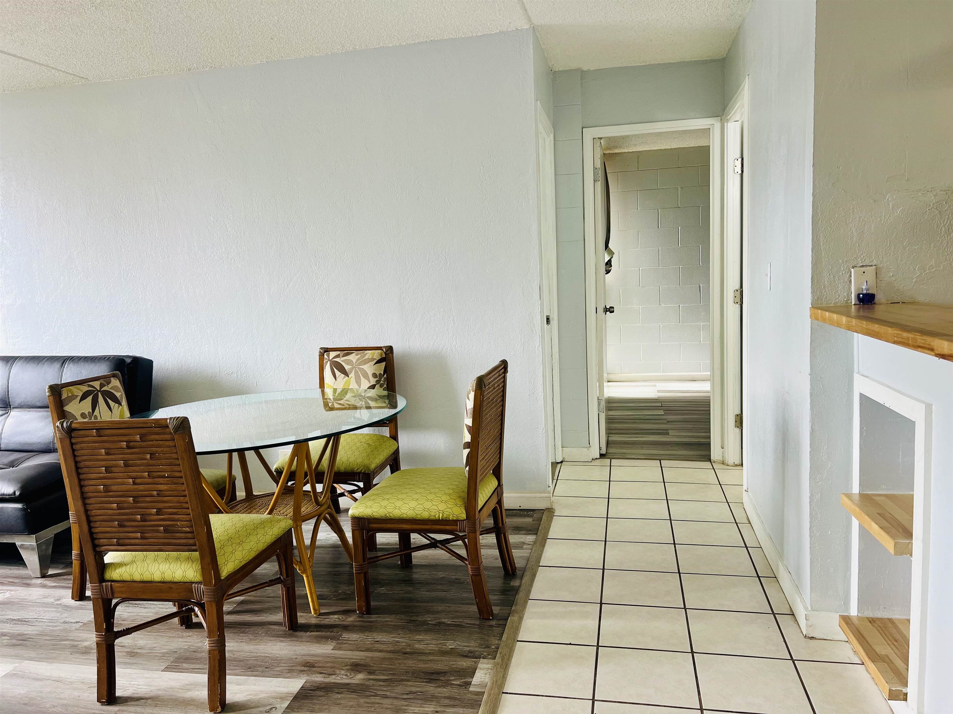 111 Kahului Beach Road, Unit D225 Kahului, HI 96732 - Photo 14 of 31 a view of a hallway with chairs