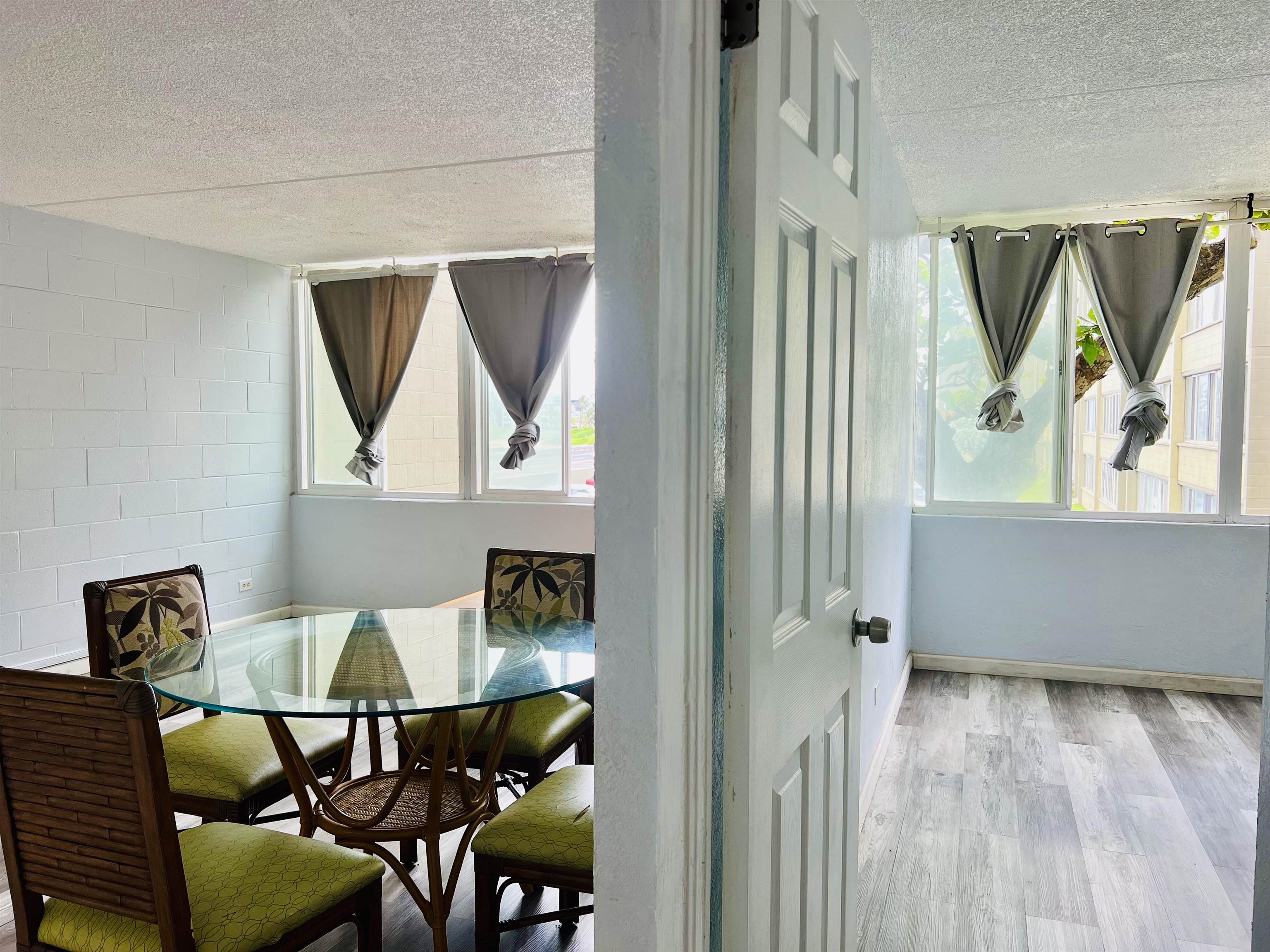 111 Kahului Beach Road, Unit D225 Kahului, HI 96732 - Photo 5 of 31 a living room with furniture and a window