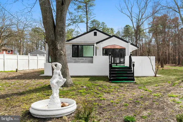 $330,000 | 1404 8th Avenue, Williamstown, NJ 08094