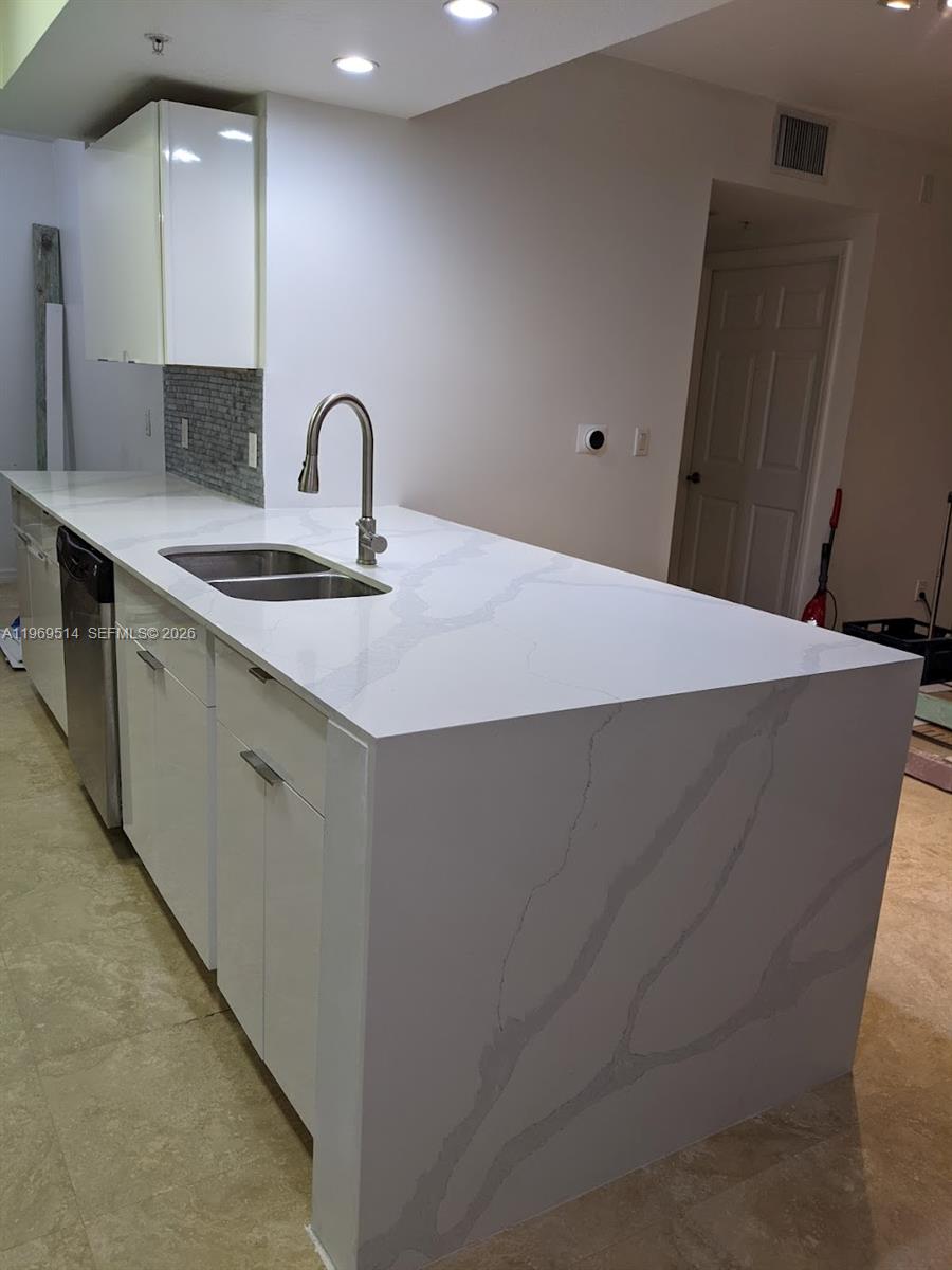 3530 Southwest 22nd Street, Unit 607 Miami, FL 33145 - Photo 3 of 16