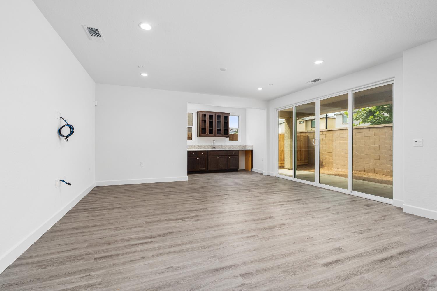 310 South Huckieberry Road Madera, CA 93636 - Photo 5 of 11