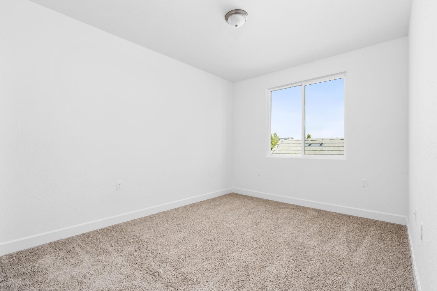 310 South Huckieberry Road Madera, CA 93636 - Photo 7 of 11