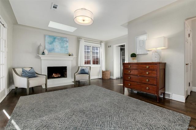 a view of a livingroom with furniture and window