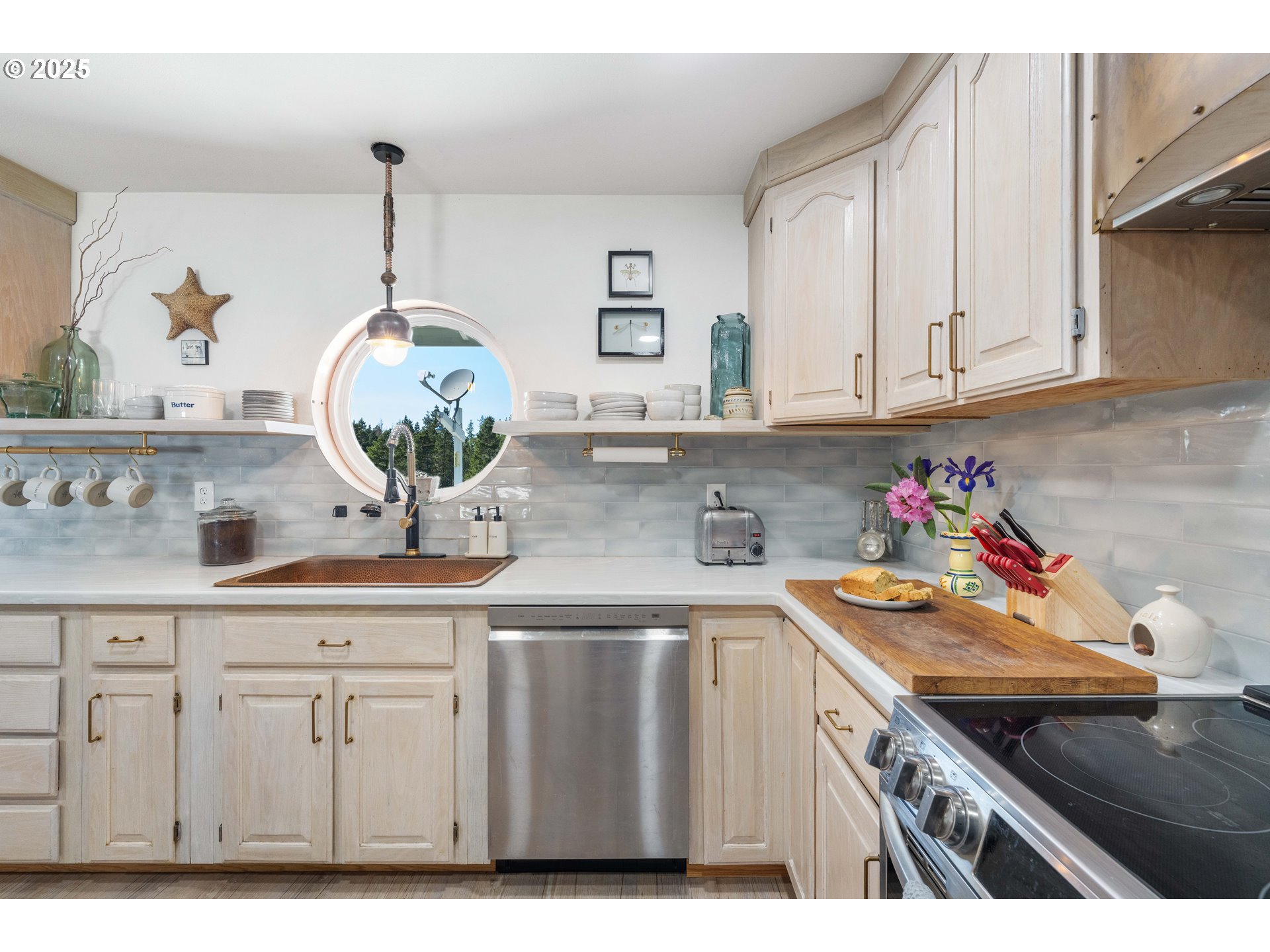 53310 Morrison Road Bandon, OR 97411 - Photo 11 of 45 Gallery Image 11