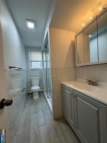 $2,000 | 310 Elm Street, Unit 2R, Kearny, NJ 07032