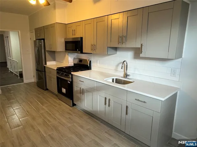 $2,000 | 310 Elm Street, Unit 2R, Kearny, NJ 07032