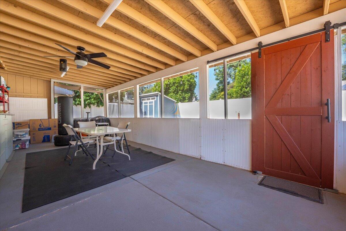 3594 Echo Road Redding, CA 96002 - Photo 36 of 62 Enclosed patio