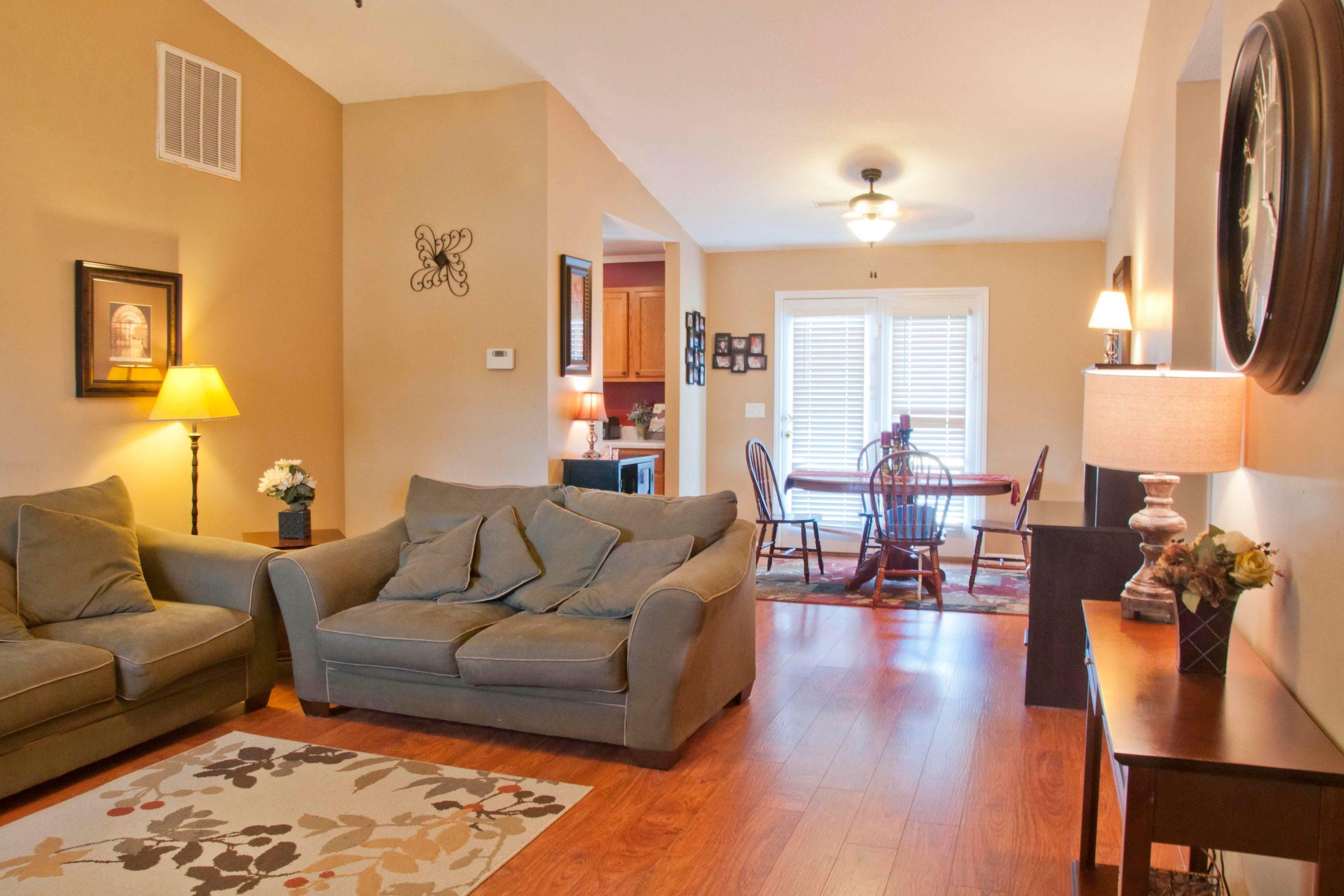 6206 Hugh Willis Road Powell, TN 37849 - Photo 3 of 19 Living Room