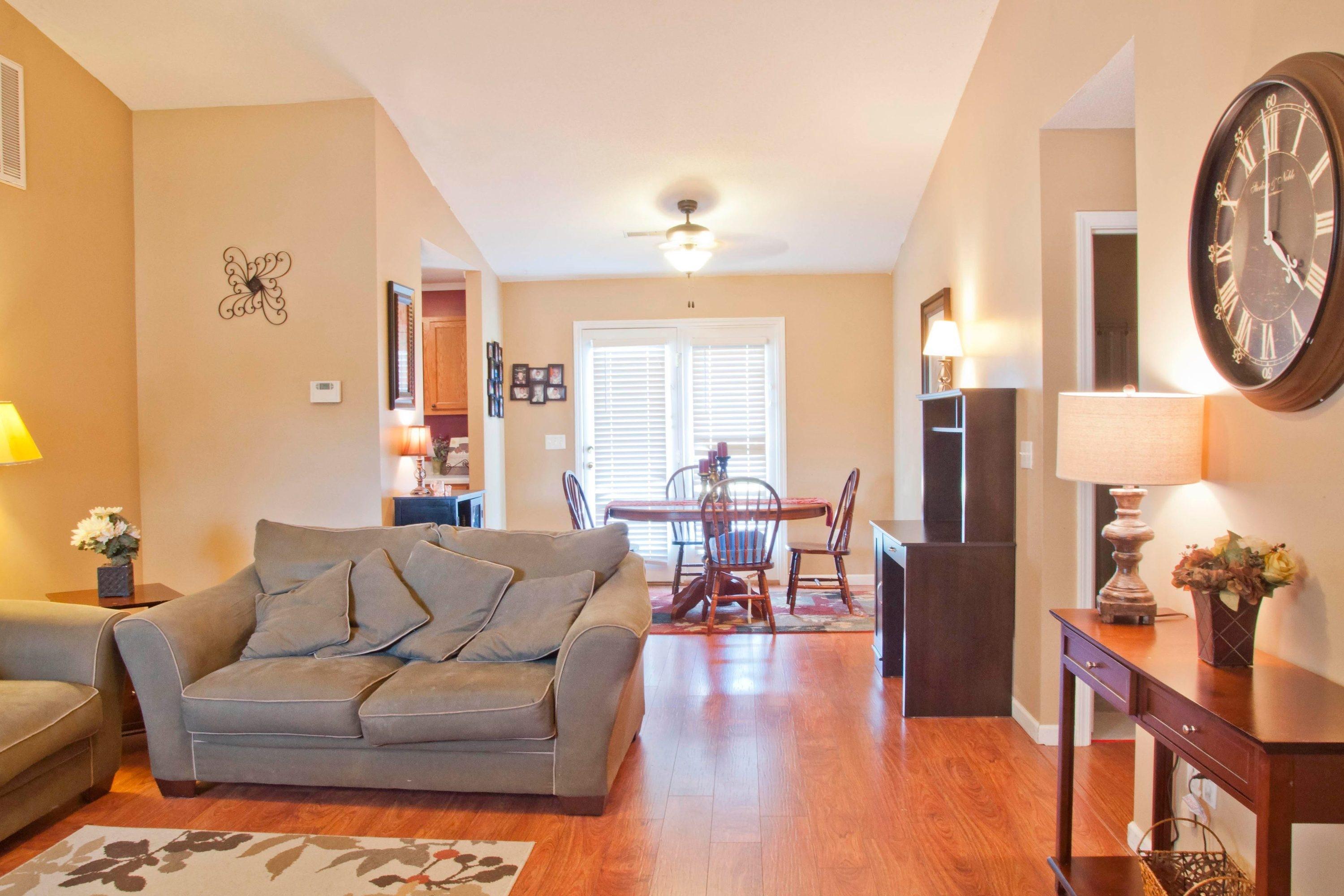 6206 Hugh Willis Road Powell, TN 37849 - Photo 4 of 19 Living Room