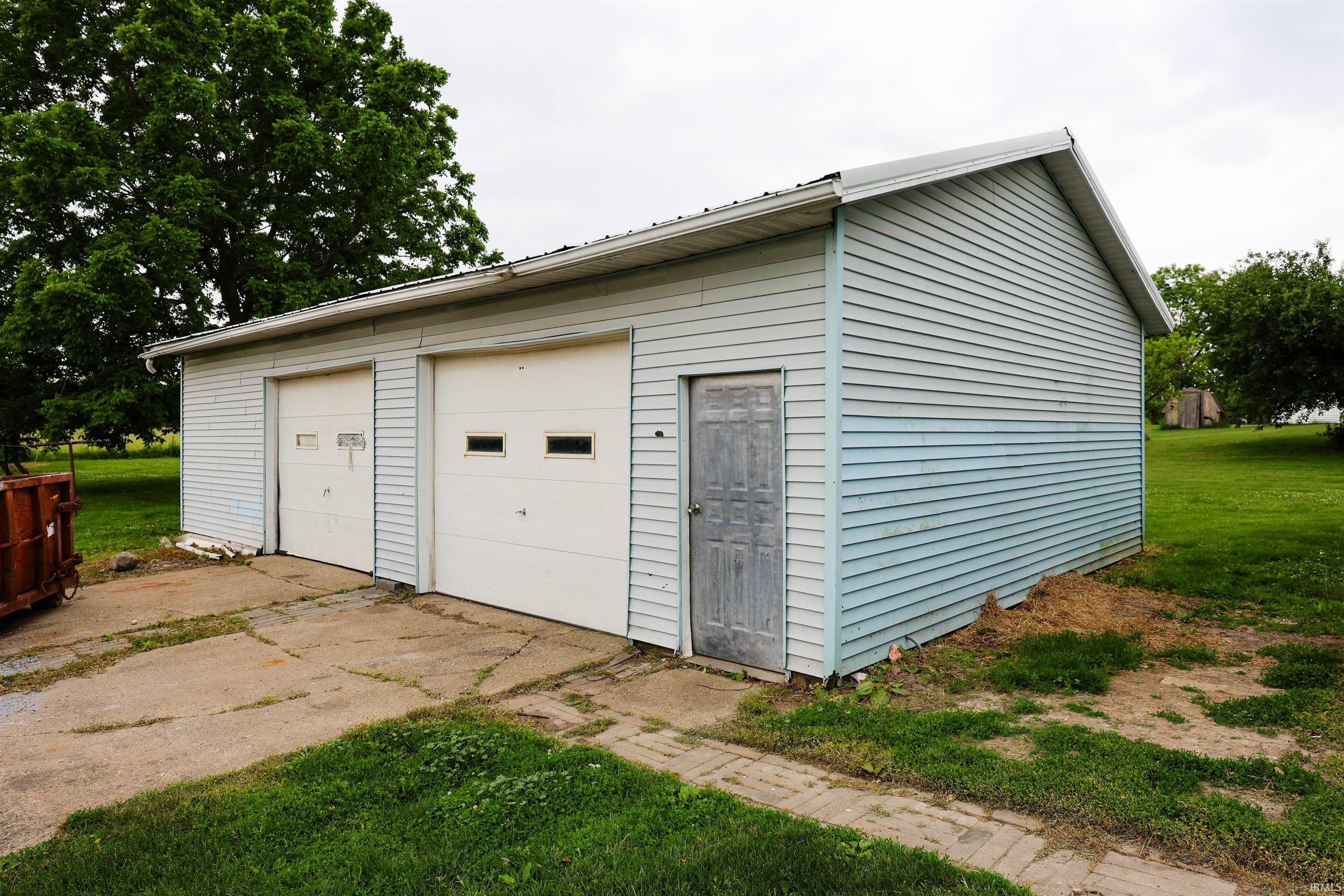 8595 East Metz Road Angola, IN 46703 - Photo 2 of 38