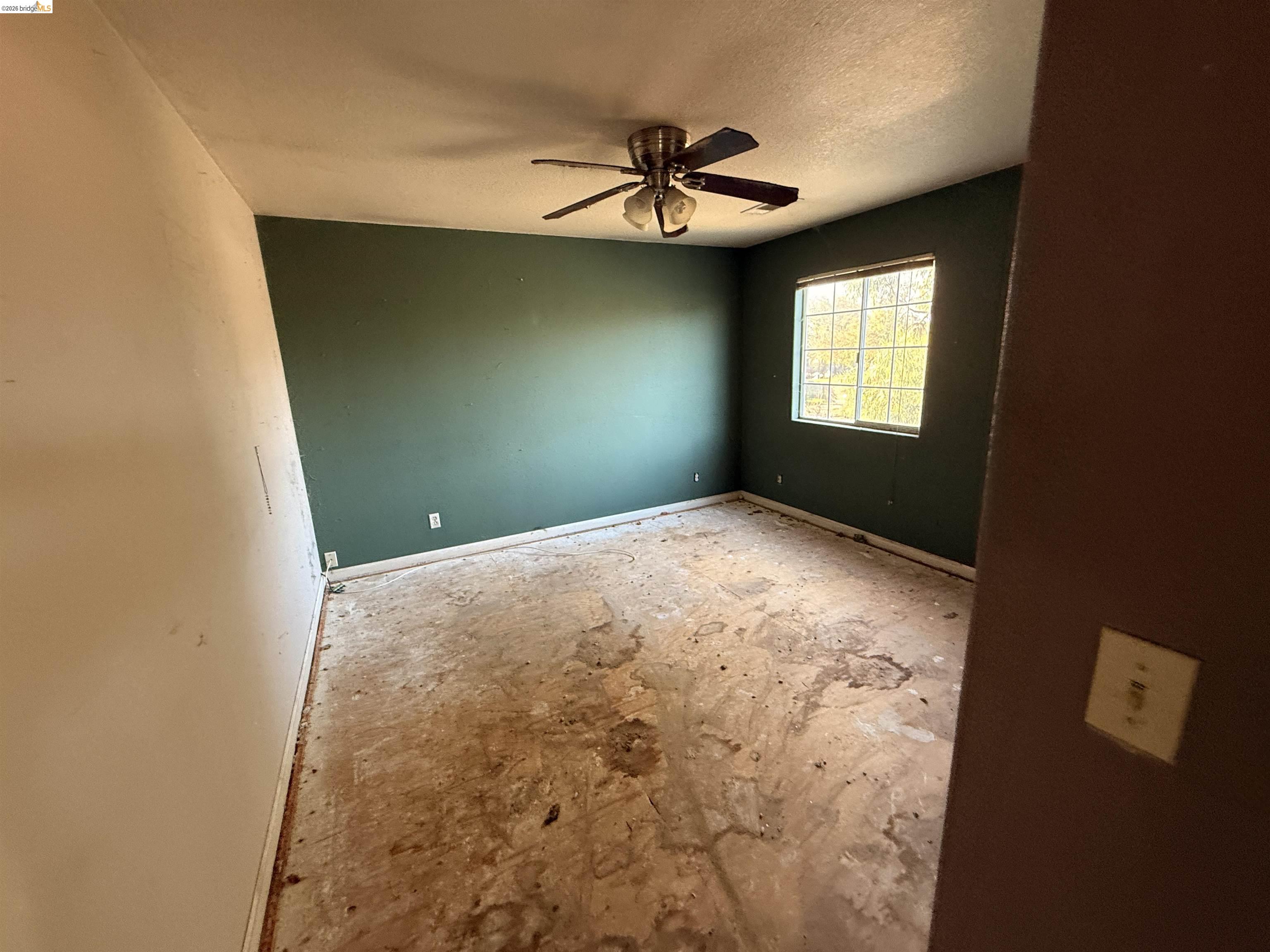 471 Delta Road Oakley, CA 94561 - Photo 27 of 33 a view of empty room with window