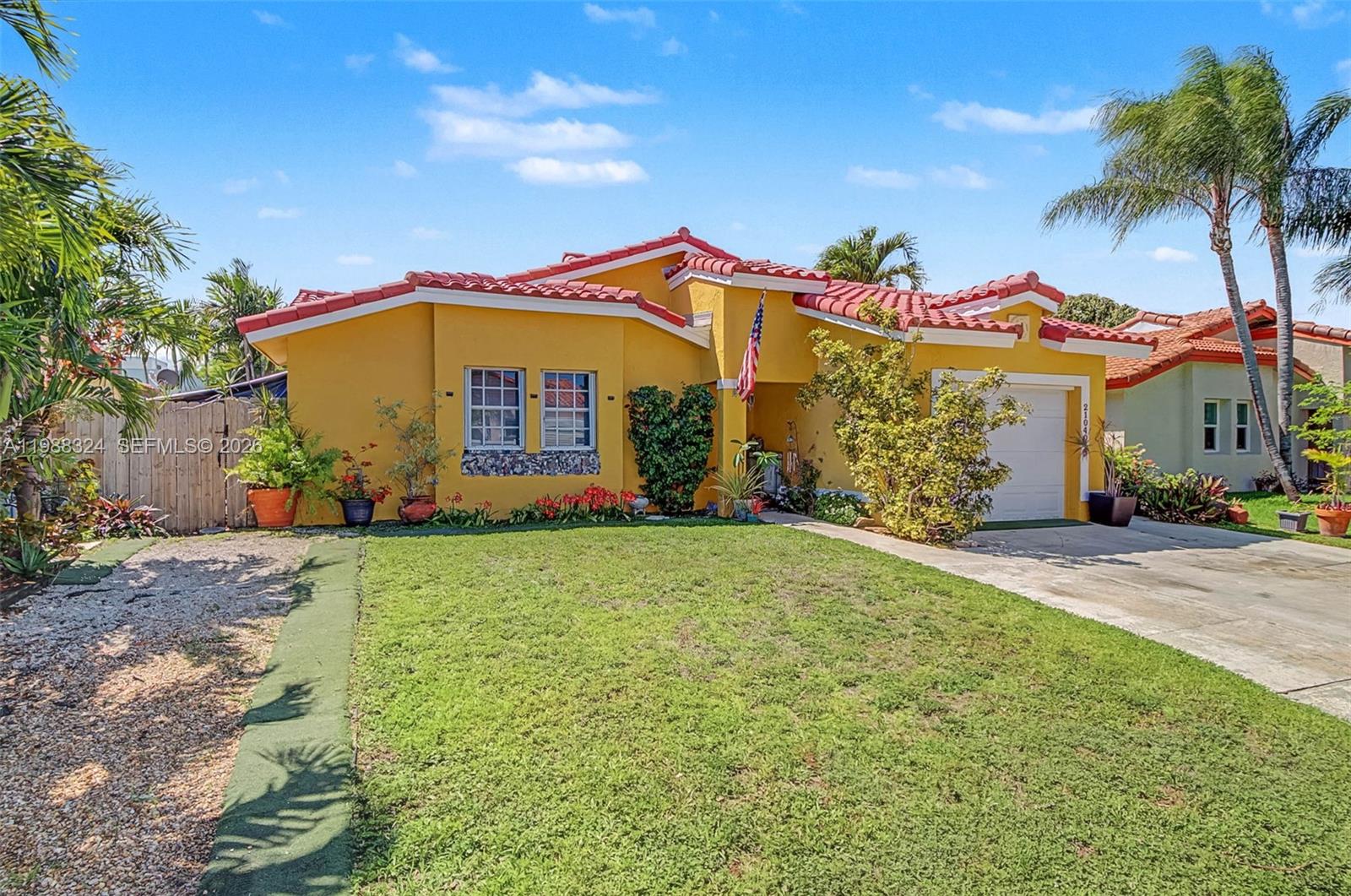 21040 Southwest 85th Pass Cutler Bay, FL 33189 - Photo 5 of 38