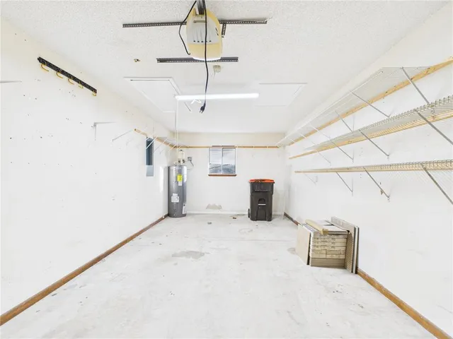 a view of a livingroom with a ceiling fan