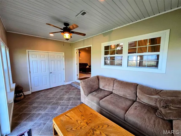 $575,000 | 55272 Buffalo Lane, New London, MO 63459