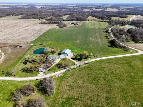 $575,000 | 55272 Buffalo Lane, New London, MO 63459