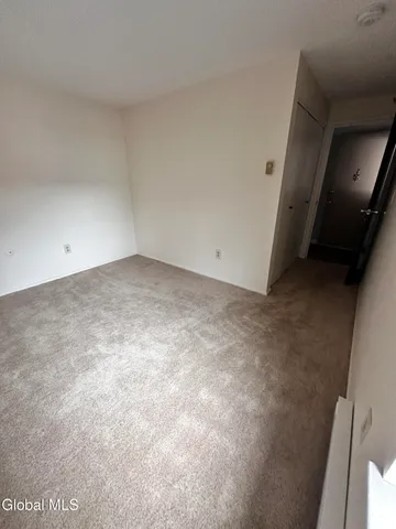 $1,900 | 36 Donna Lynn Drive, East Greenbush, NY 12061