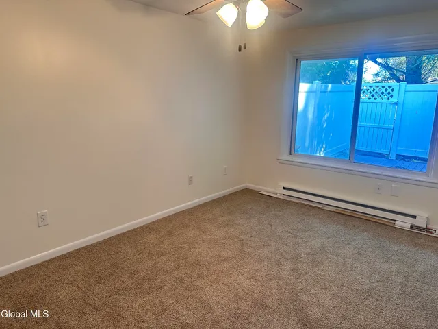 $1,900 | 36 Donna Lynn Drive, East Greenbush, NY 12061