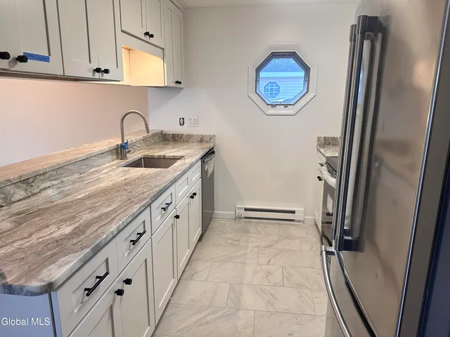 $1,900 | 36 Donna Lynn Drive, East Greenbush, NY 12061