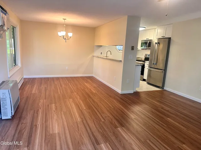 $1,900 | 36 Donna Lynn Drive, East Greenbush, NY 12061