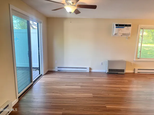 $1,900 | 36 Donna Lynn Drive, East Greenbush, NY 12061