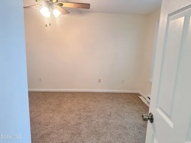 $1,900 | 36 Donna Lynn Drive, East Greenbush, NY 12061