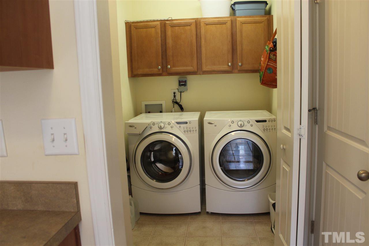 409 West Cornwallis Road Durham, NC 27707 - Photo 11 of 25 Washer and dryer are included