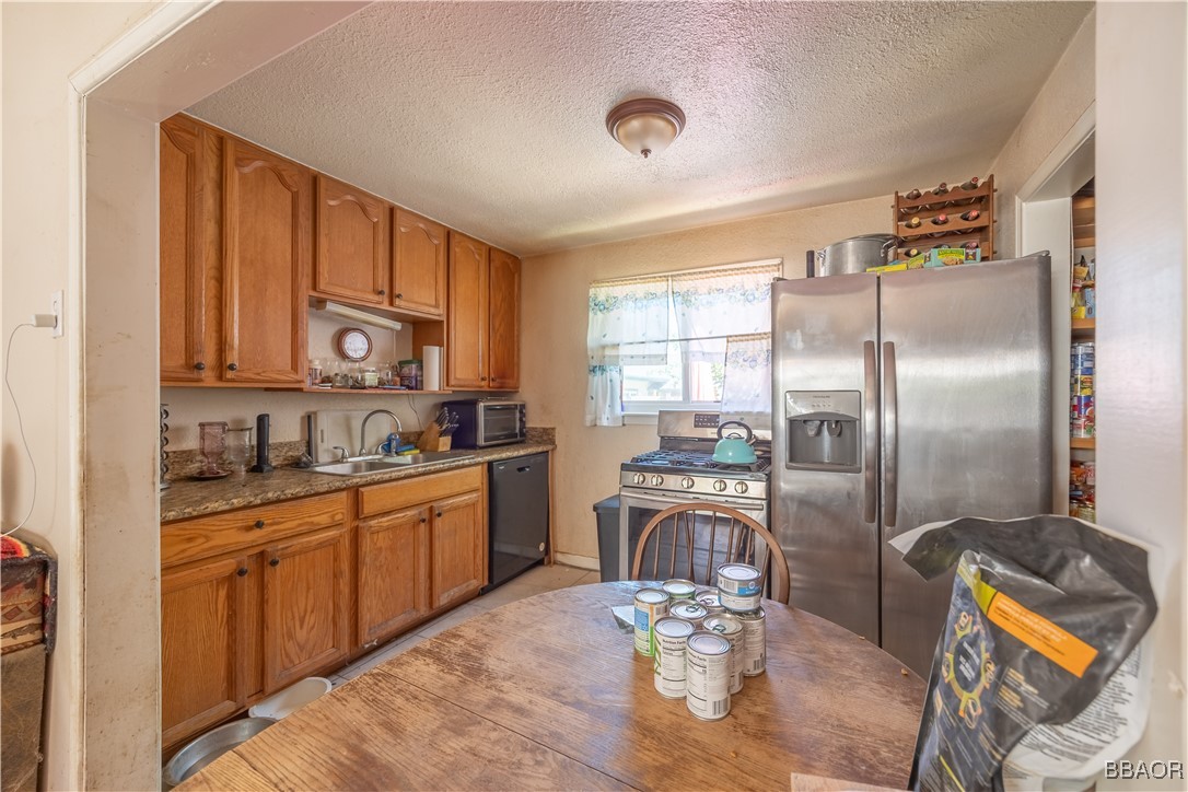 2163 5th Lane Big Bear City, CA 92314 - Photo 6 of 16